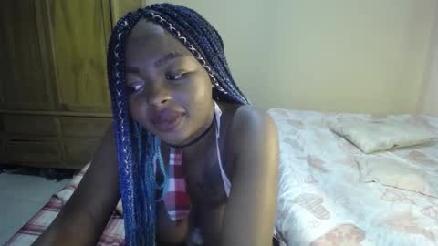 Snapshot of zooee_p chatting on 02-20-25, 06:13 Zooe online show from 02-20-25, 06:13