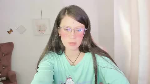 Snapshot of zooeybelair chatting on 06-18-26, 03:27 Alicie online show from 06-18-26, 03:27