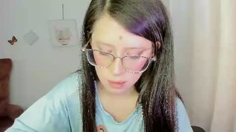 Snapshot of zooeybelair chatting on 06-26-26, 04:44 Alicie online show from 06-26-26, 04:44