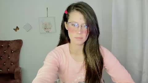 Snapshot of zooeybelair chatting on 07-07-26, 08:07 Alicie online show from 07-07-26, 08:07