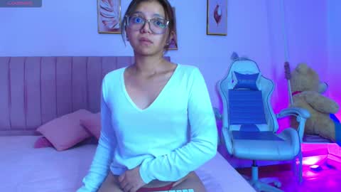 Snapshot of zoow_bluussh chatting on 03-09-26, 12:31 Zoe online show from 03-09-26, 12:31