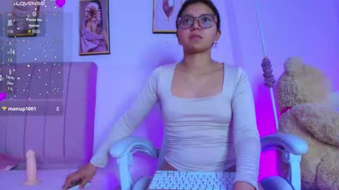 Snapshot of zoow_bluussh chatting on 03-10-26, 12:10 Zoe online show from 03-10-26, 12:10