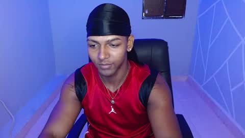 Snapshot of zoriel_derox chatting on 04-08-26, 01:11 Zoriel online show from 04-08-26, 01:11