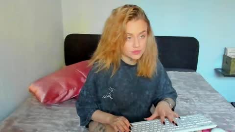 Snapshot of zorynvaal chatting on 06-03-26, 04:45 Mia online show from 06-03-26, 04:45