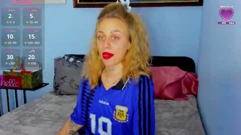 Snapshot of zorynvaal chatting on 06-17-26, 08:43 Mia online show from 06-17-26, 08:43