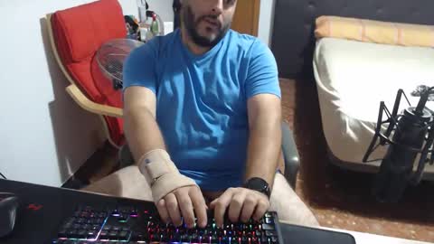 Snapshot of zuheyla26 chatting on 09-23-25, 08:34 Zuheyla online show from 09-23-25, 08:34