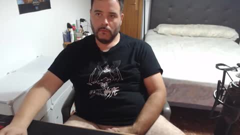 Snapshot of zuheyla26 chatting on 10-14-25, 05:25 Zuheyla online show from 10-14-25, 05:25