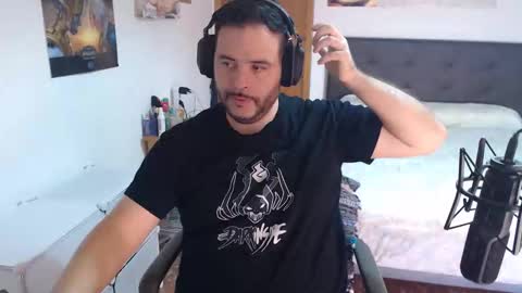 Snapshot of zuheyla26 chatting on 10-17-25, 09:45 Zuheyla online show from 10-17-25, 09:45