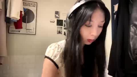 Mei online show from 04-20-26, 10:40