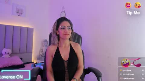 Snapshot of zulay_moon chatting on 03-08-26, 02:04 Zulay online show from 03-08-26, 02:04