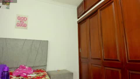 zule online show from 04-25-26, 12:52