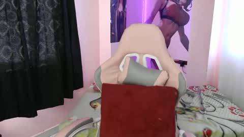 Snapshot of zulemapiel chatting on 02-08-26, 01:47 zulemapiel online show from 02-08-26, 01:47