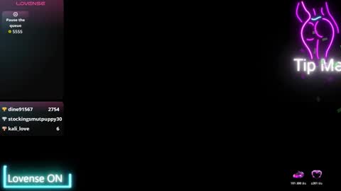 Snapshot of zuly_zahir_01 chatting on 12-20-25, 09:38 zuly goode online show from 12-20-25, 09:38