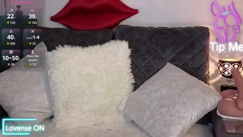 Snapshot of zuly_zahir_01 chatting on 01-12-26, 07:02 zuly goode online show from 01-12-26, 07:02