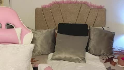 Snapshot of zuly_zahir_01 chatting on 02-11-26, 10:53 zuly goode online show from 02-11-26, 10:53