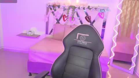 ZURY   online show from 10-03-25, 11:51