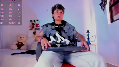 Snapshot of zuryramirez_ chatting on 05-10-26, 02:33 Zury Ramirez online show from 05-10-26, 02:33
