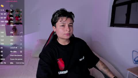 Snapshot of zuryramirez_ chatting on 06-06-26, 06:45 Zury Ramirez online show from 06-06-26, 06:45