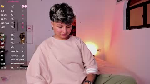 Snapshot of zuryramirez_ chatting on 06-11-26, 06:00 Zury Ramirez online show from 06-11-26, 06:00