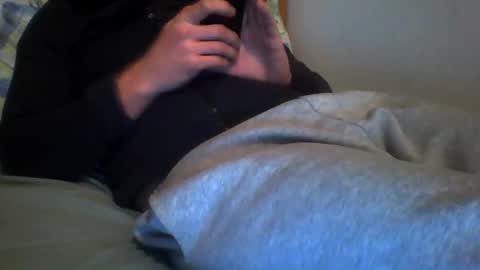 Snapshot of zyggy87 chatting on 12-18-25, 02:28 zyggy87 online show from 12-18-25, 02:28