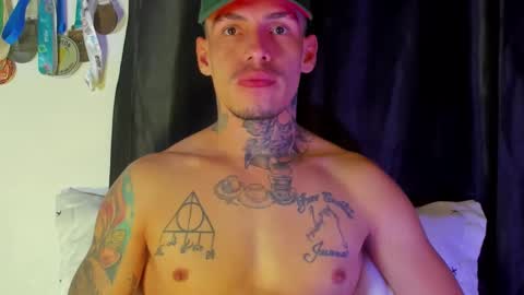 Snapshot of zyongarcia2020 chatting on 01-21-25, 10:19 zyon garcia online show from 01-21-25, 10:19