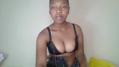 zyraelle_01 online show from 05-07-26, 08:42