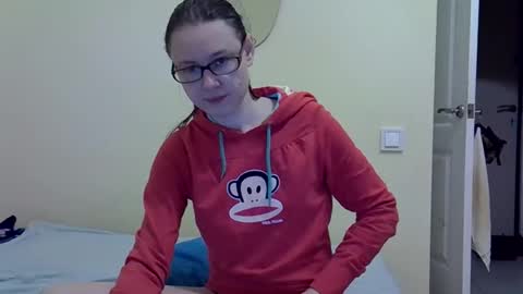 Snapshot of zyuhre chatting on 10-04-25, 04:49 Zyuhre online show from 10-04-25, 04:49
