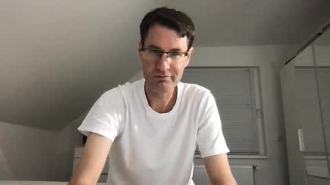 Snapshot of zzz123_cam chatting on 12-02-25, 04:35 zzz123_cam online show from 12-02-25, 04:35