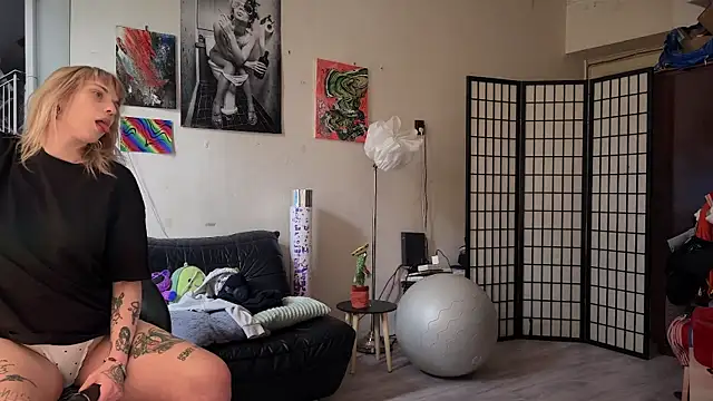 Snapshot of Mannarie_Madsinn chatting on 02-14-25, 10:59 Mannarie Madsinn online show from 02-14-25, 10:59