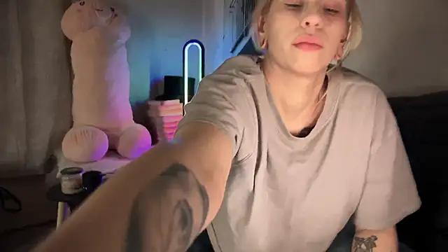 Snapshot of Mannarie_Madsinn chatting on 03-21-25, 02:07 Mannarie Madsinn online show from 03-21-25, 02:07