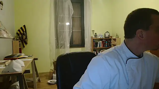 Snapshot of cloupefun chatting on 12-12-24, 04:48 cloupefun online show from 12-12-24, 04:48