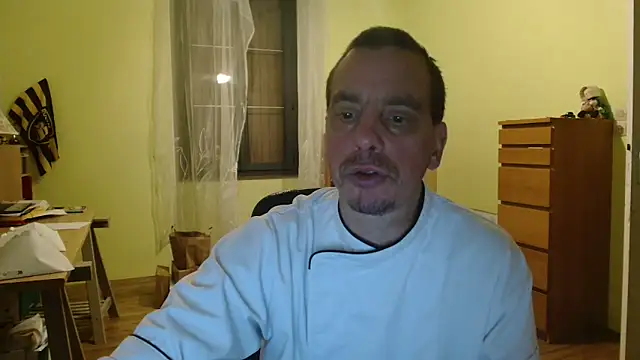 Snapshot of cloupefun chatting on 12-13-24, 04:43 cloupefun online show from 12-13-24, 04:43