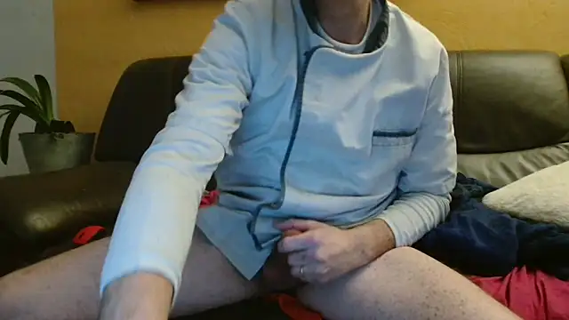 Snapshot of cloupefun chatting on 01-14-25, 02:53 cloupefun online show from 01-14-25, 02:53