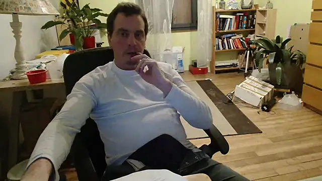 Snapshot of cloupefun chatting on 01-28-25, 06:16 cloupefun online show from 01-28-25, 06:16