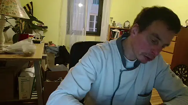 Snapshot of cloupefun chatting on 02-15-25, 06:44 cloupefun online show from 02-15-25, 06:44