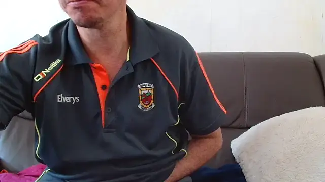 Snapshot of cloupefun chatting on 10-10-25, 11:42 cloupefun online show from 10-10-25, 11:42