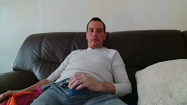 Snapshot of cloupefun chatting on 10-11-25, 11:42 cloupefun online show from 10-11-25, 11:42