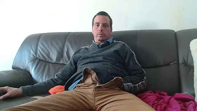 Snapshot of cloupefun chatting on 10-26-25, 08:53 cloupefun online show from 10-26-25, 08:53