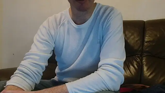 Snapshot of cloupefun chatting on 11-18-25, 07:24 cloupefun online show from 11-18-25, 07:24