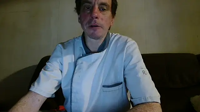 Snapshot of cloupefun chatting on 12-19-25, 06:20 cloupefun online show from 12-19-25, 06:20