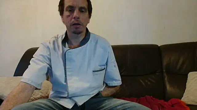 Snapshot of cloupefun chatting on 12-23-25, 07:50 cloupefun online show from 12-23-25, 07:50