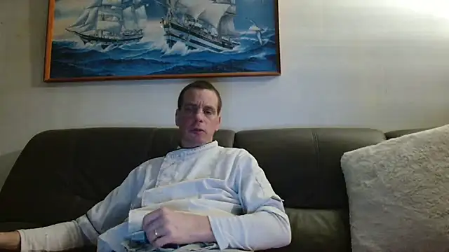 Snapshot of cloupefun chatting on 01-14-26, 07:14 cloupefun online show from 01-14-26, 07:14