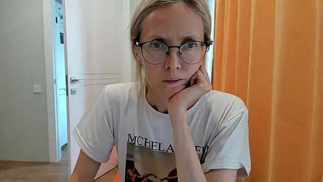 angelmommu online show from 09-18-25, 12:18