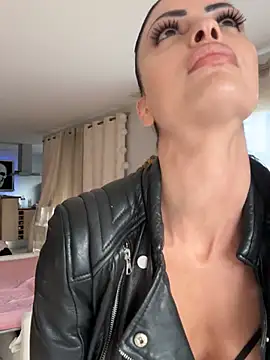 Snapshot of Helena_Karel chatting on 01-19-25, 03:42 Helena Karel online show from 01-19-25, 03:42