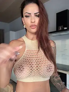 Snapshot of Helena_Karel chatting on 10-07-25, 10:23 Helena Karel online show from 10-07-25, 10:23