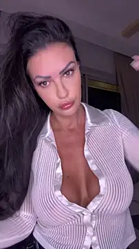 Helena Karel online show from 06-15-26, 03:14