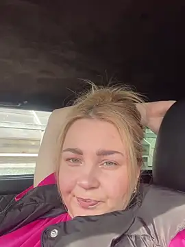 Snapshot of SabrinaBacker chatting on 03-14-25, 09:14 SabrinaBacker online show from 03-14-25, 09:14