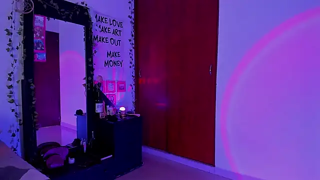 Snapshot of little_kayla_ chatting on 11-28-25, 09:17 little kayla online show from 11-28-25, 09:17