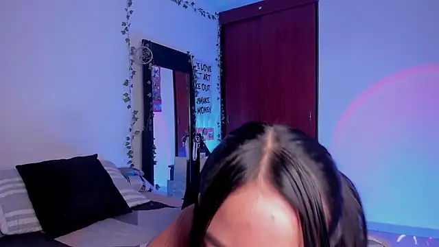 Snapshot of little_kayla_ chatting on 02-10-26, 10:47 little kayla online show from 02-10-26, 10:47