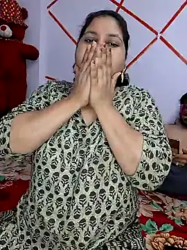 MOM-SUN-COUPLE online show from 01-24-25, 04:39